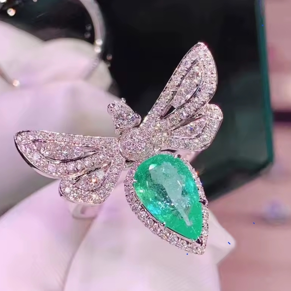 Elegant Silver and Green Gemstone Dragonfly Ring